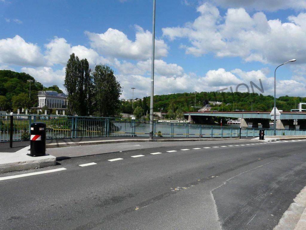 Barrière à chaîne industrielle - Pont de Sèvres (92)