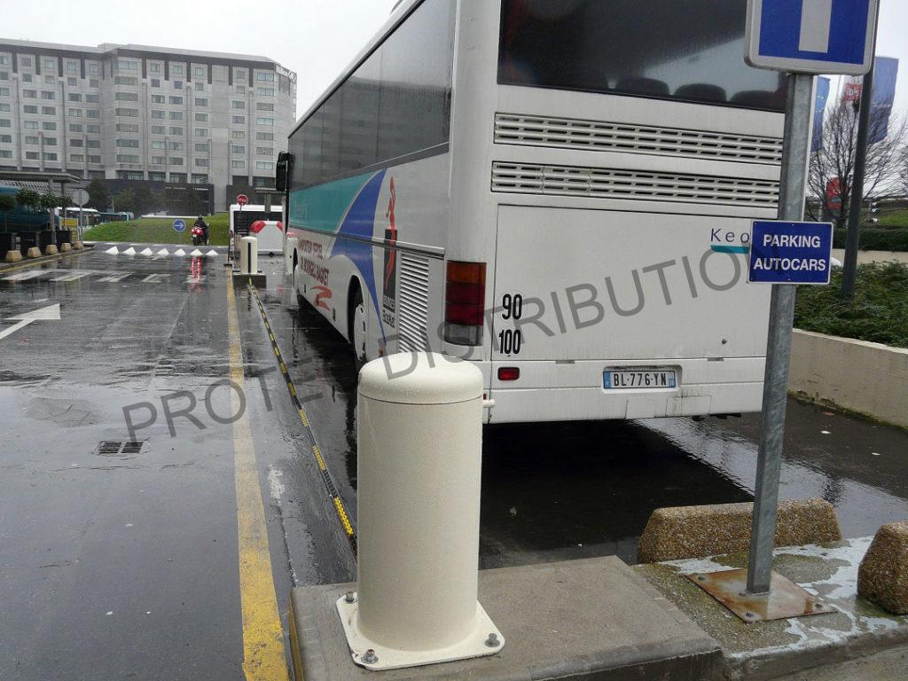 Barrière à chaîne manuelle - Emplacement bus à Roissy